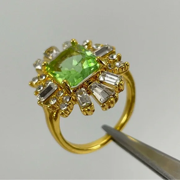 Ring Art Deco Vintage Look Green Peridot CZ Radiant Cut Gold Tone Plated Halo